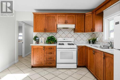 536 John Street N, Hamilton, ON - Indoor Photo Showing Kitchen With Double Sink