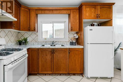 536 John Street N, Hamilton, ON - Indoor Photo Showing Kitchen With Double Sink