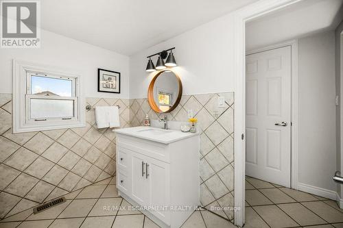 536 John Street N, Hamilton, ON - Indoor Photo Showing Laundry Room