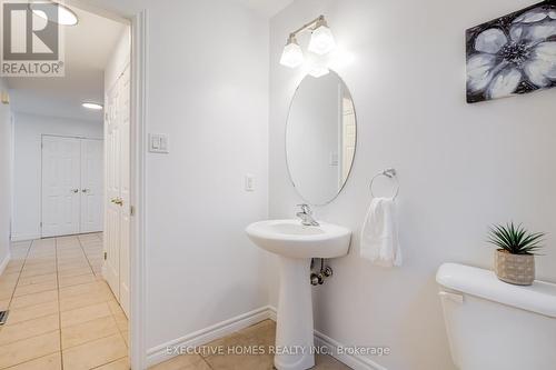 5 Havenwood Lane, Middlesex Centre, ON - Indoor Photo Showing Bathroom