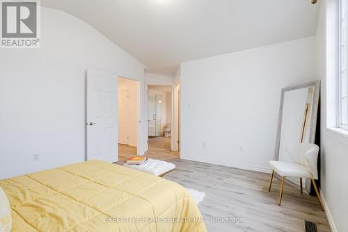 5 Havenwood Lane, Middlesex Centre, ON - Indoor Photo Showing Bedroom