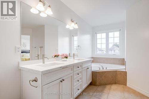 5 Havenwood Lane, Middlesex Centre, ON - Indoor Photo Showing Bathroom