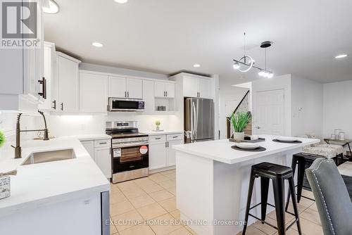 5 Havenwood Lane, Middlesex Centre, ON - Indoor Photo Showing Kitchen