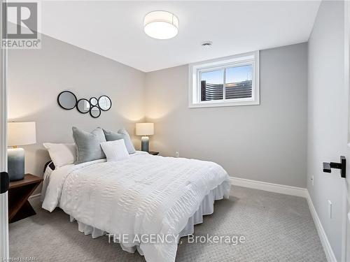 27 Austin Drive, Welland, ON - Indoor Photo Showing Bedroom