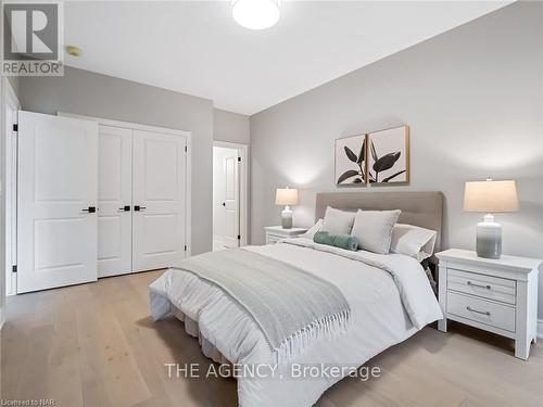 27 Austin Drive, Welland, ON - Indoor Photo Showing Bedroom