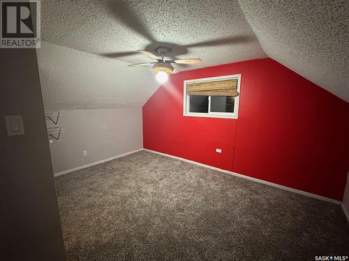 895 7Th Avenue Nw, Moose Jaw, SK - Indoor Photo Showing Other Room