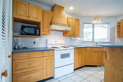 363 Northwind Drive, Vernon, BC - Indoor Photo Showing Kitchen