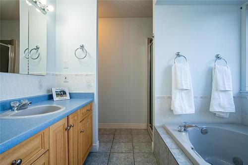 363 Northwind Drive, Vernon, BC - Indoor Photo Showing Bathroom