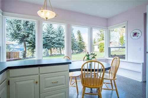 363 Northwind Drive, Vernon, BC - Indoor Photo Showing Dining Room