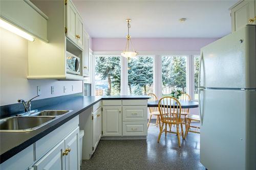 363 Northwind Drive, Vernon, BC - Indoor Photo Showing Kitchen With Double Sink