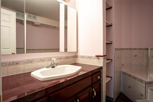 363 Northwind Drive, Vernon, BC - Indoor Photo Showing Bathroom