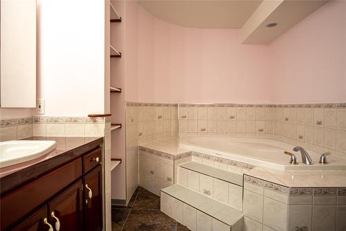 363 Northwind Drive, Vernon, BC - Indoor Photo Showing Bathroom