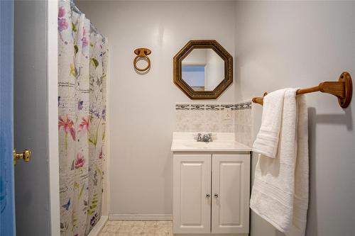 363 Northwind Drive, Vernon, BC - Indoor Photo Showing Bathroom