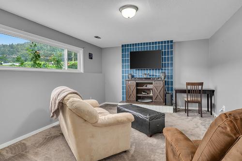 2612 Applewood Road, West Kelowna, BC - Indoor