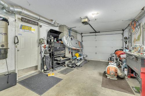 2612 Applewood Road, West Kelowna, BC - Indoor Photo Showing Garage