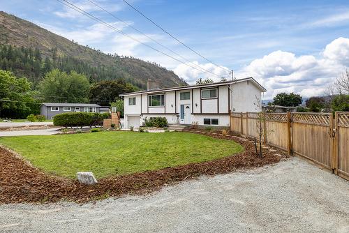 2612 Applewood Road, West Kelowna, BC - Outdoor