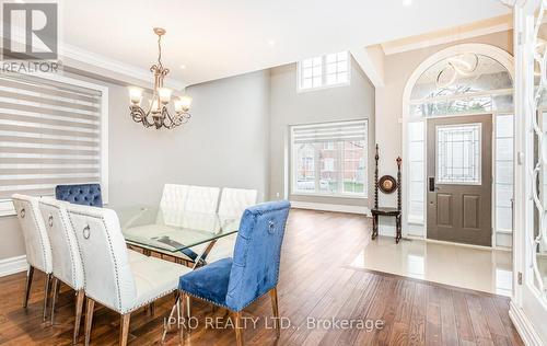 137 Spring Azure Crescent, Oakville, ON - Indoor Photo Showing Dining Room