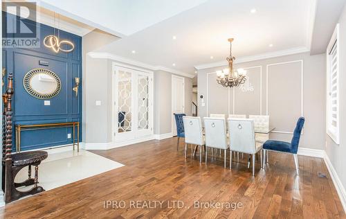 137 Spring Azure Crescent, Oakville, ON - Indoor Photo Showing Dining Room