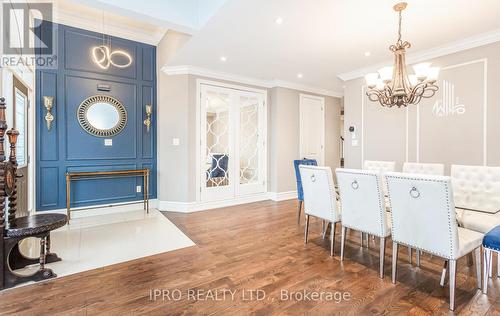 137 Spring Azure Crescent, Oakville, ON - Indoor Photo Showing Dining Room