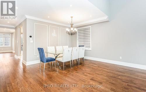 137 Spring Azure Crescent, Oakville, ON - Indoor Photo Showing Dining Room