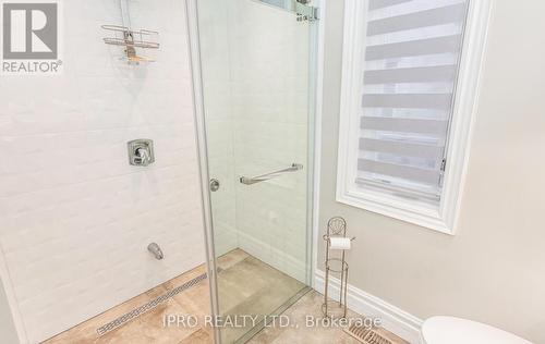 137 Spring Azure Crescent, Oakville, ON - Indoor Photo Showing Bathroom