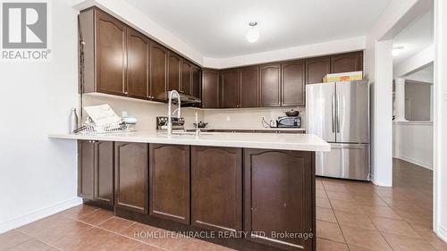 4 Fossil Street, Brampton, ON - Indoor Photo Showing Kitchen