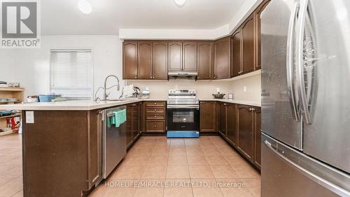 4 Fossil Street, Brampton, ON - Indoor Photo Showing Kitchen