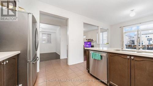 4 Fossil Street, Brampton, ON - Indoor Photo Showing Kitchen