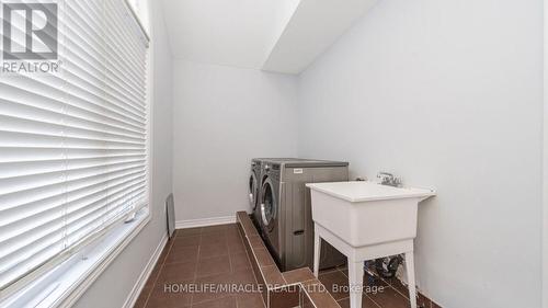 4 Fossil Street, Brampton, ON - Indoor Photo Showing Laundry Room