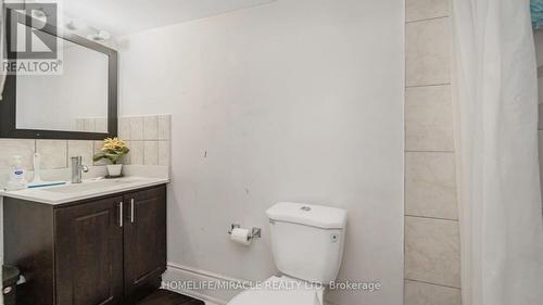 4 Fossil Street, Brampton, ON - Indoor Photo Showing Bathroom