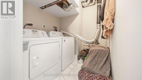 4 Fossil Street, Brampton, ON - Indoor Photo Showing Laundry Room