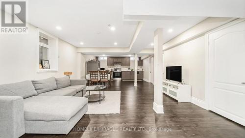 4 Fossil Street, Brampton, ON - Indoor Photo Showing Living Room