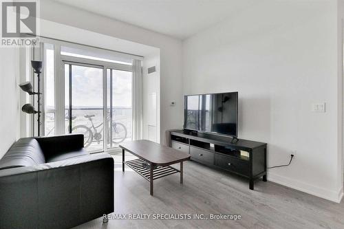 1110 - 4677 Glen Erin Drive, Mississauga, ON - Indoor Photo Showing Living Room