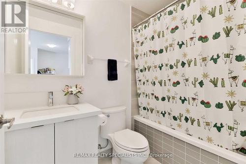 1110 - 4677 Glen Erin Drive, Mississauga, ON - Indoor Photo Showing Bathroom