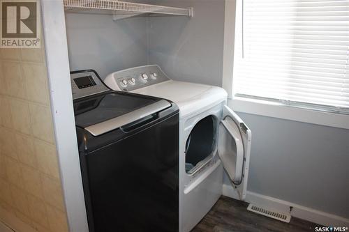 511 Montreal Street, Regina, SK - Indoor Photo Showing Laundry Room