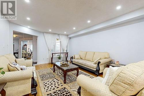 2274 Chapman Court, Pickering, ON - Indoor Photo Showing Living Room