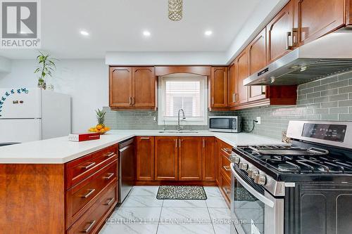 2274 Chapman Court, Pickering, ON - Indoor Photo Showing Kitchen