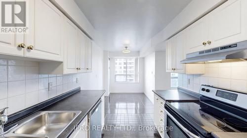 812 - 35 Kingsbridge Gardens, Mississauga, ON - Indoor Photo Showing Kitchen With Double Sink