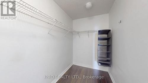 812 - 35 Kingsbridge Gardens, Mississauga, ON - Indoor With Storage