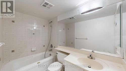 812 - 35 Kingsbridge Gardens, Mississauga, ON - Indoor Photo Showing Bathroom