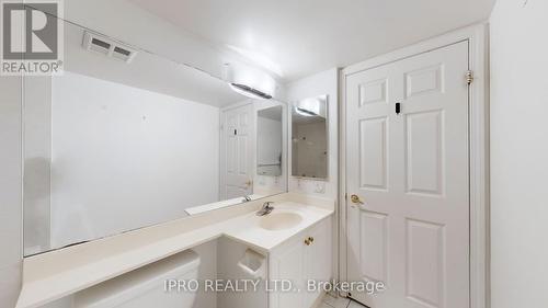 812 - 35 Kingsbridge Gardens, Mississauga, ON - Indoor Photo Showing Bathroom