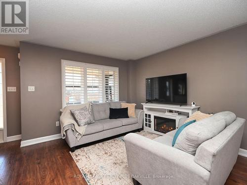 2554 Dashwood Drive, Oakville, ON - Indoor Photo Showing Living Room