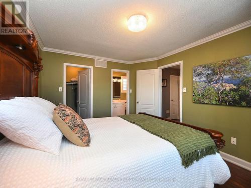 2554 Dashwood Drive, Oakville, ON - Indoor Photo Showing Bedroom