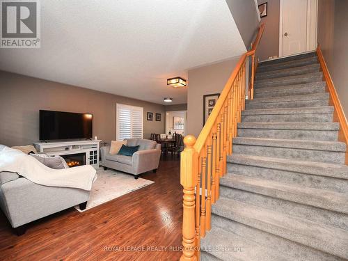 2554 Dashwood Drive, Oakville, ON - Indoor