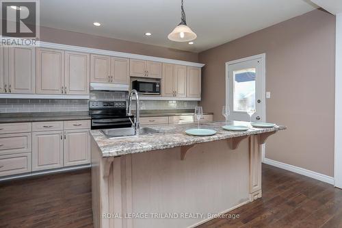 26 Meda Street, St. Thomas, ON - Indoor Photo Showing Kitchen