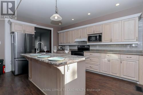 26 Meda Street, St. Thomas, ON - Indoor Photo Showing Kitchen