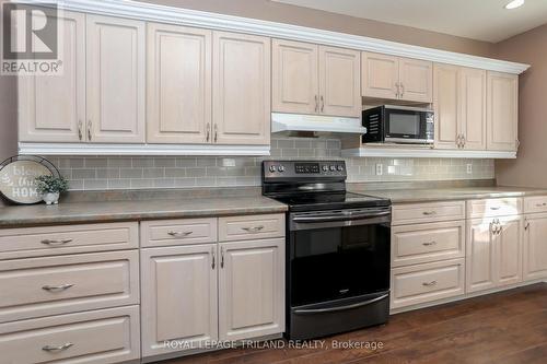 26 Meda Street, St. Thomas, ON - Indoor Photo Showing Kitchen