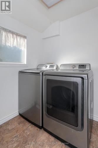 26 Meda Street, St. Thomas, ON - Indoor Photo Showing Laundry Room