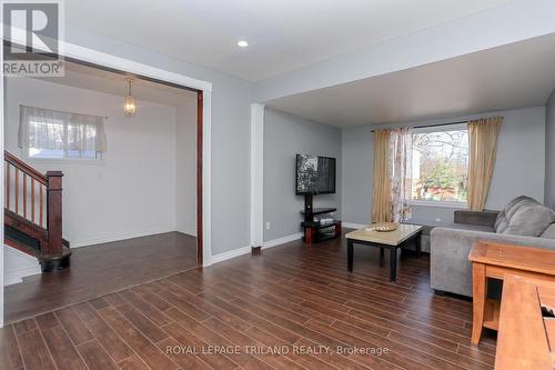 26 Meda Street, St. Thomas, ON - Indoor Photo Showing Living Room