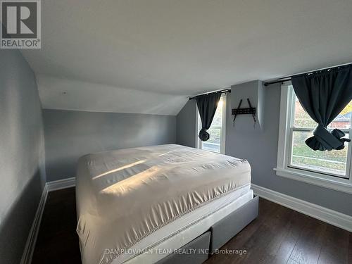 167 Nassau Street, Oshawa, ON - Indoor Photo Showing Bedroom